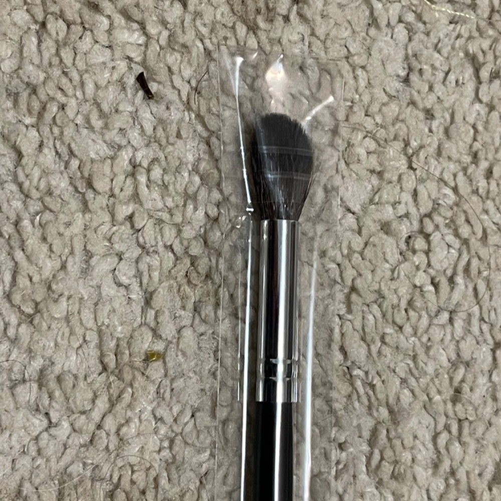 Morphe M504 Large Pointed Blender Brush BRAND NEW - Picture 3 of 6